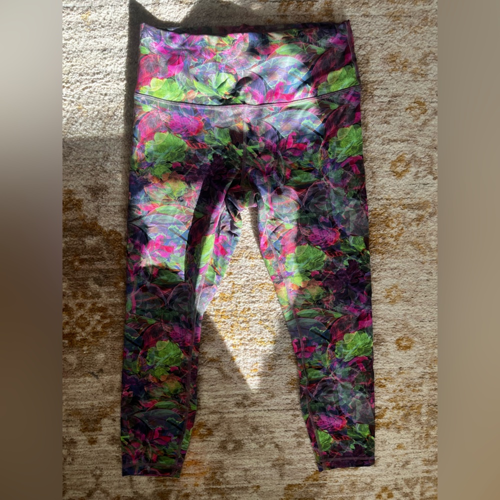 Like new Lululemon Invigotate 28”